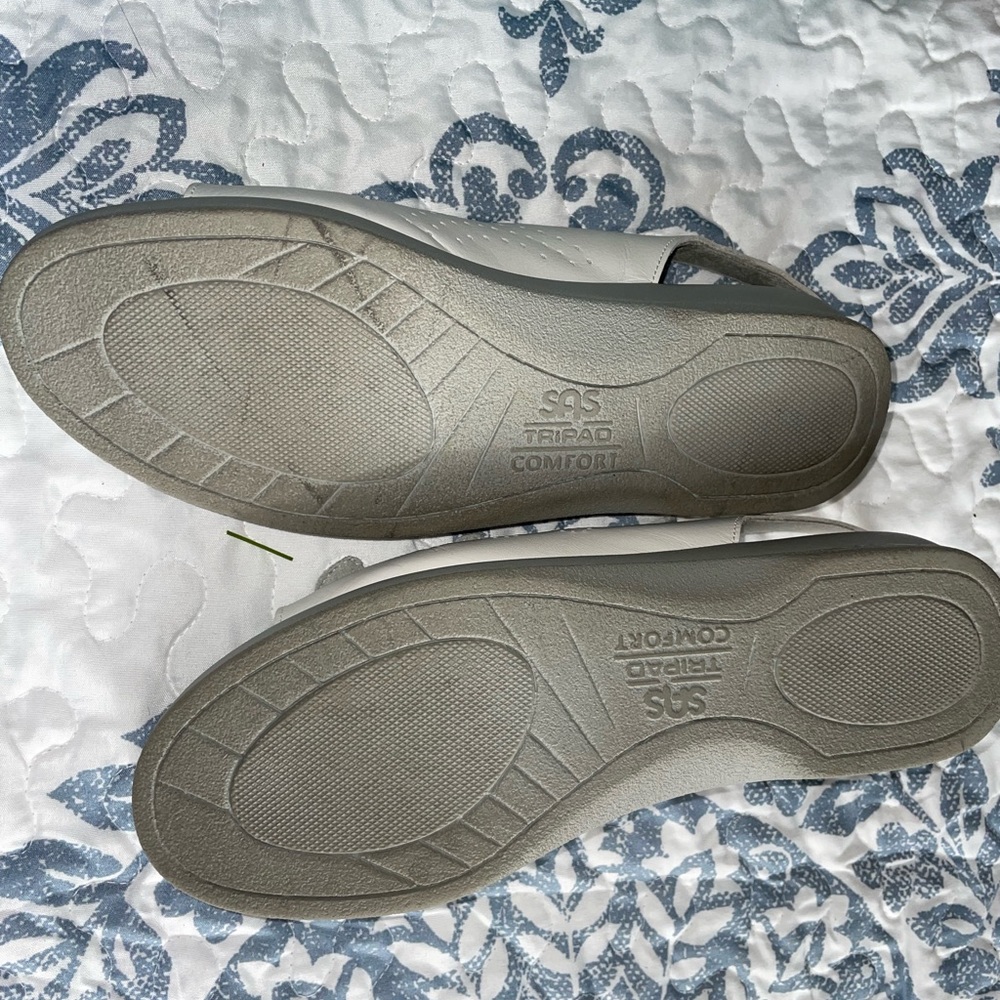 BASS SANDALS - Picture 2 of 3